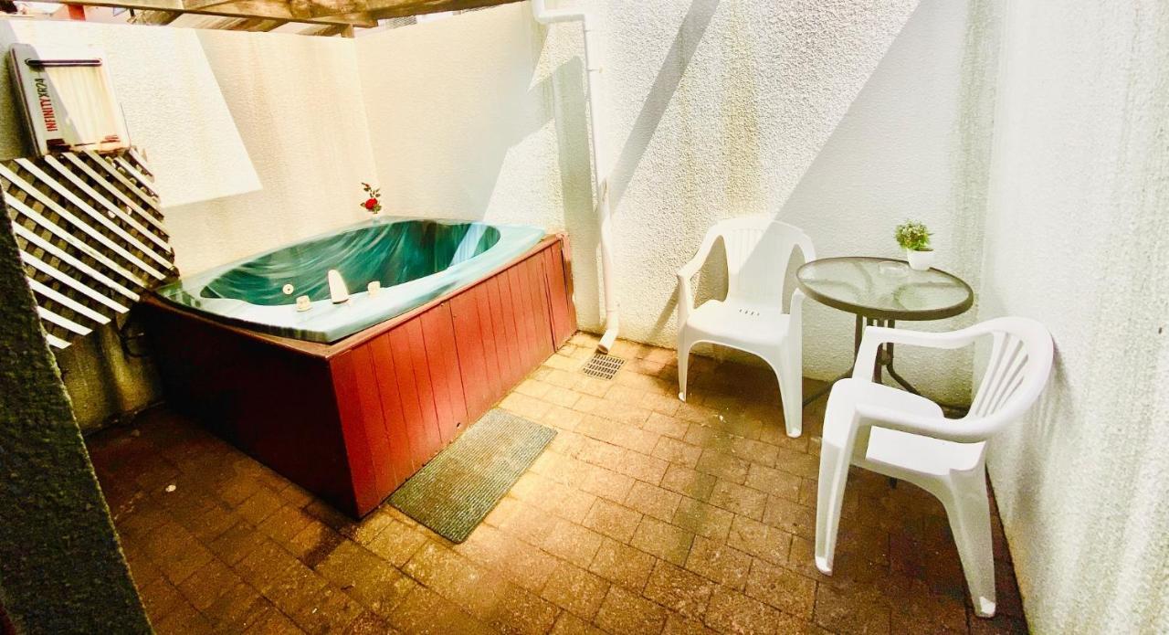 Baden Lodge Motel - Private Spa Bath Rotorua Eksteriør bilde